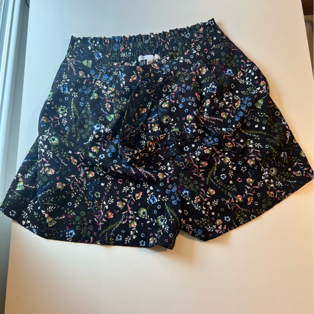 high waisted, elastic waist black & floral print shorts